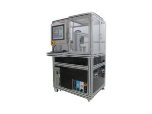 Bild des C1100 CO2-Reinigungssystems von IMT, für effiziente Entfernung von Verunreinigungen auf Wafern mittels CO2-Strahl.